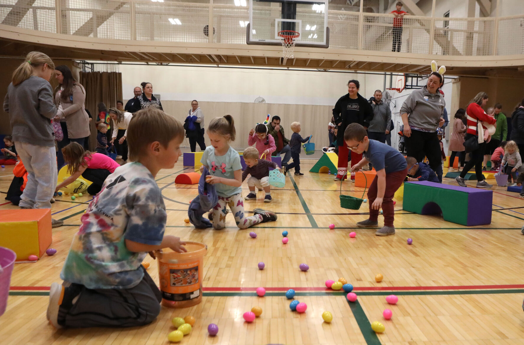 Children scramble to collect eggs